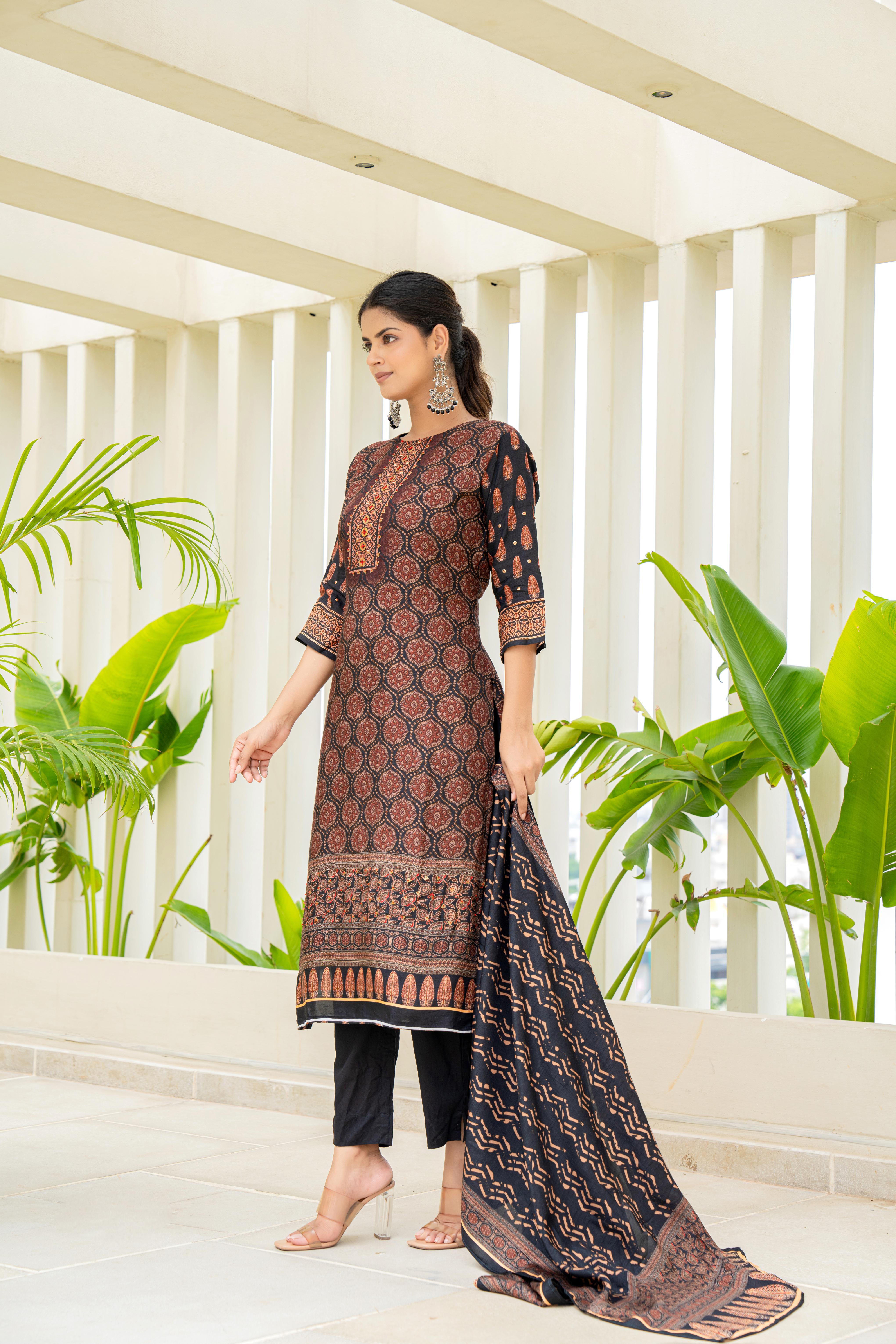 Black Printed Kurti Set with Dupatta | House of Olivia side view